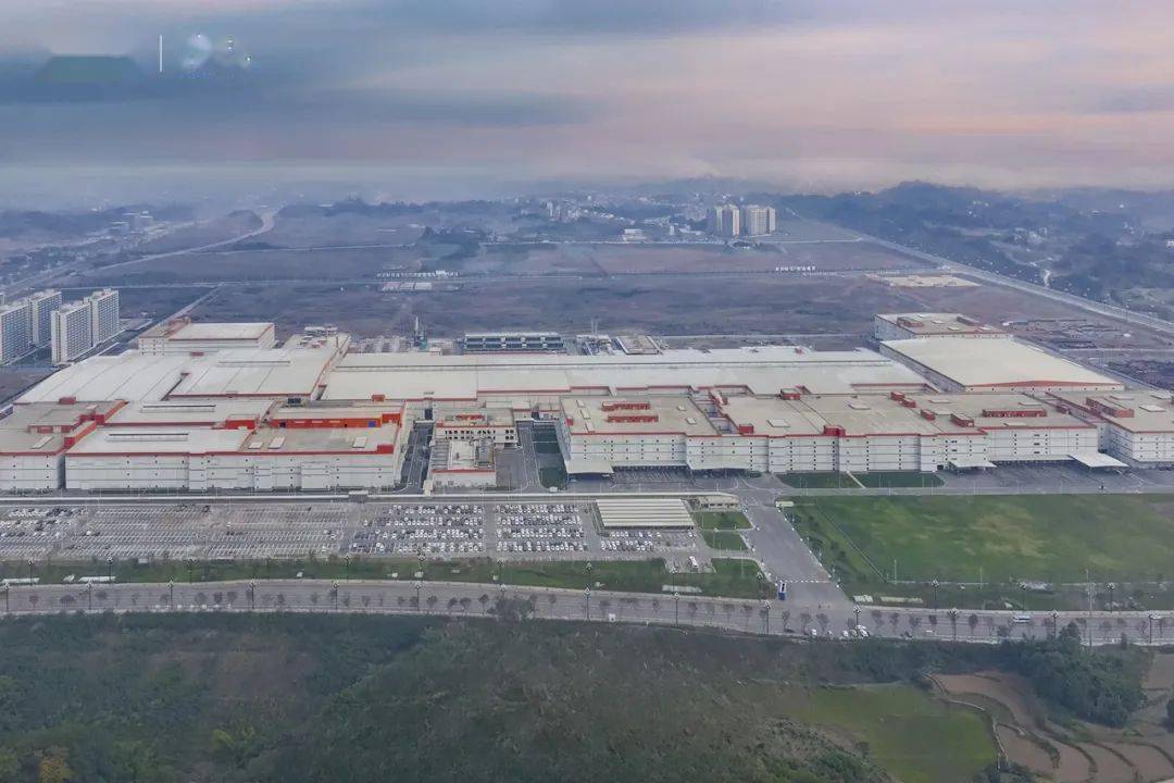 時(shí)代長(zhǎng)安標(biāo)準(zhǔn)電芯下線 長(zhǎng)安“金鐘罩”電池迎來首座里程碑